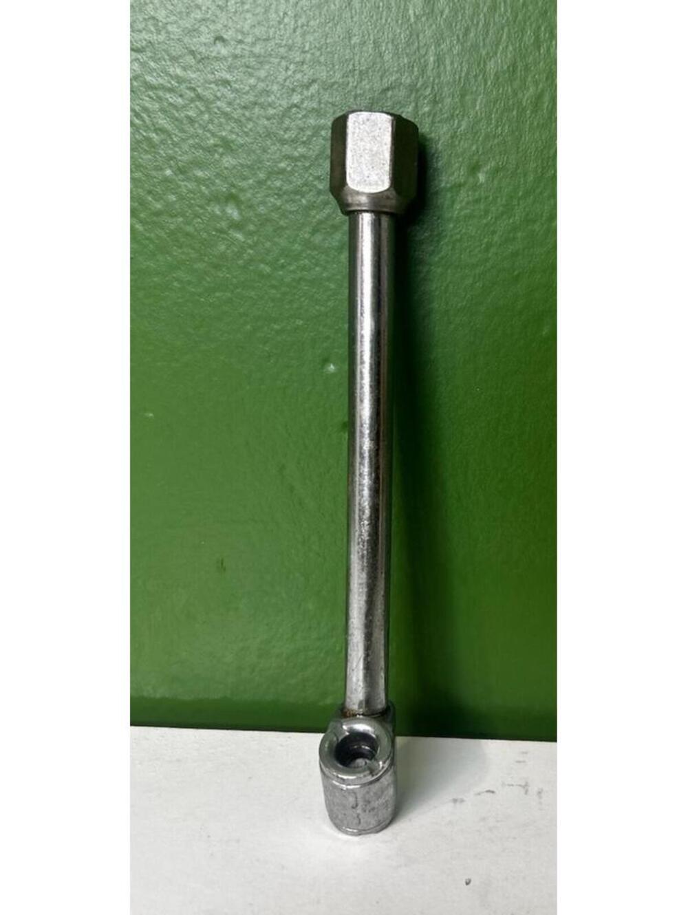 Dual Head Truck Tire Air Chuck 1/4" NPT Straight 30-Degree Angle Tire Inflator